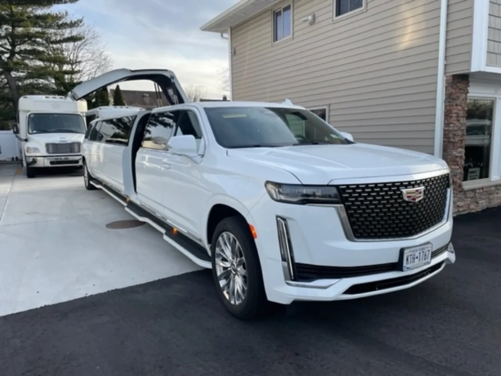 Cadillac Escalade Luxury Butterfly Door exterior