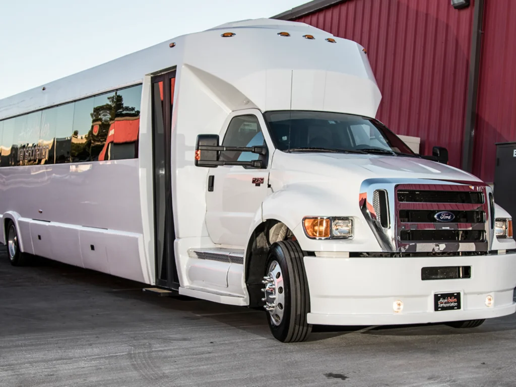 Ford F-750 XL exterior