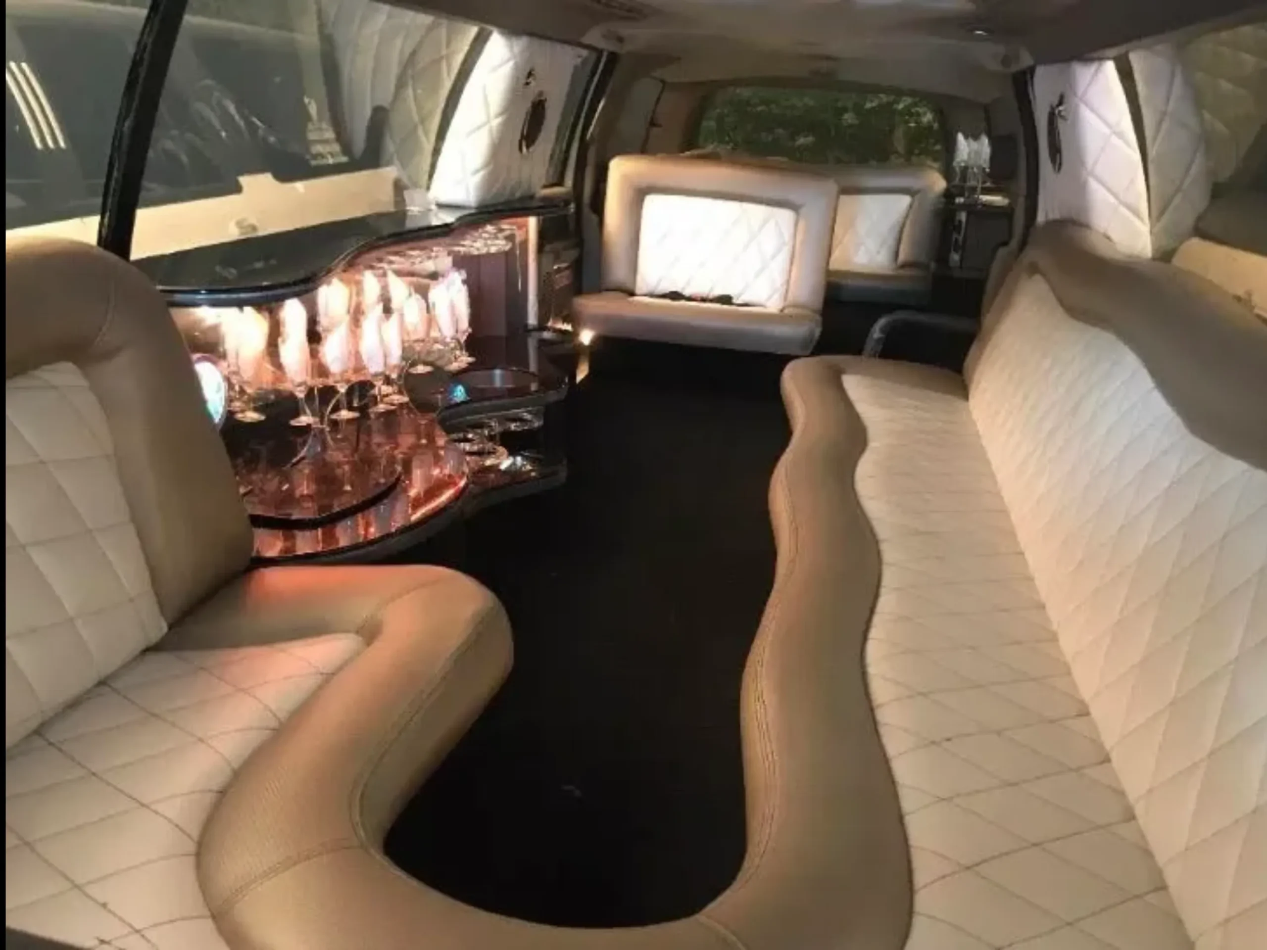Ford Excursion interior detail