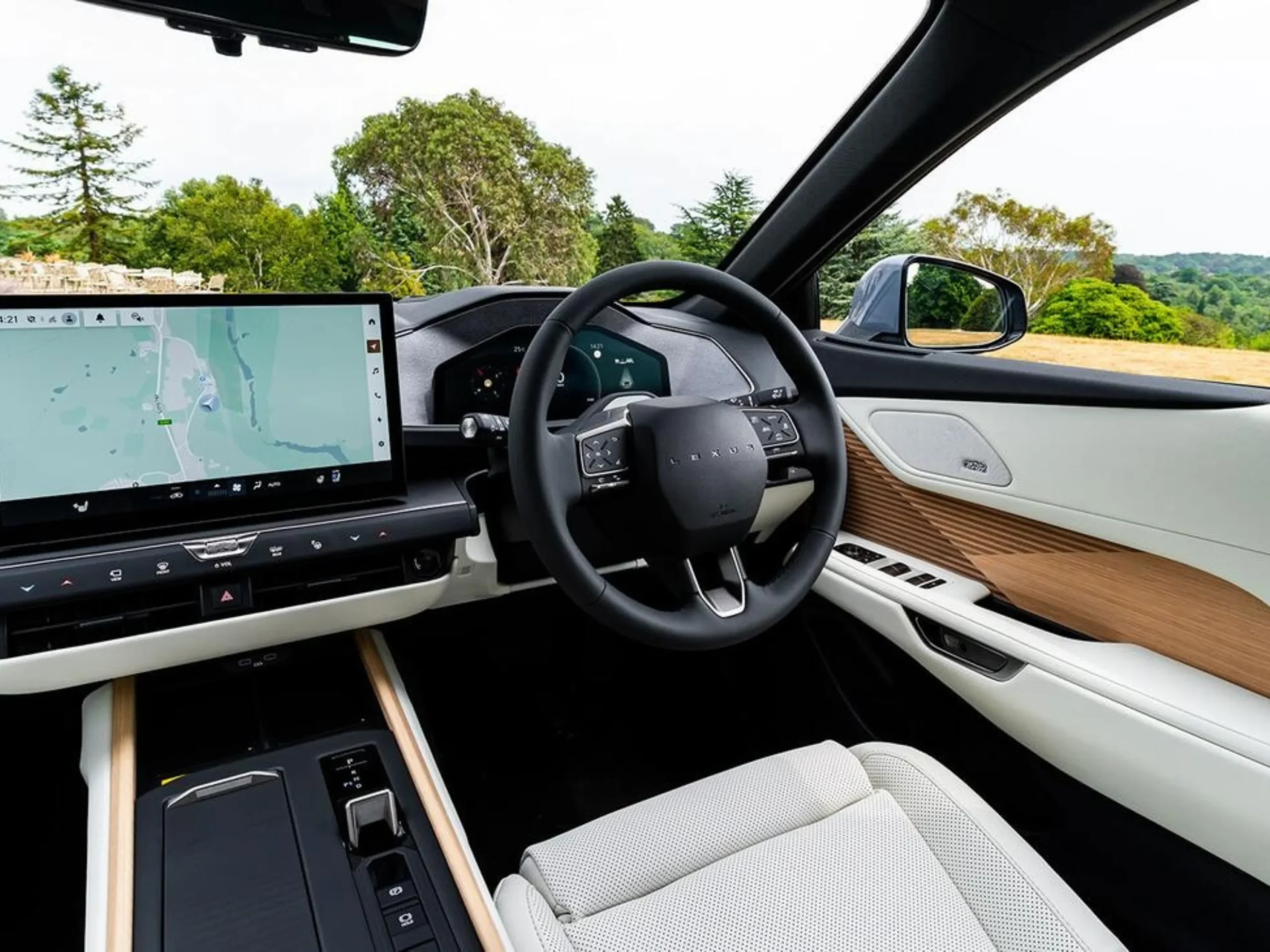 Lexus ES interior detail