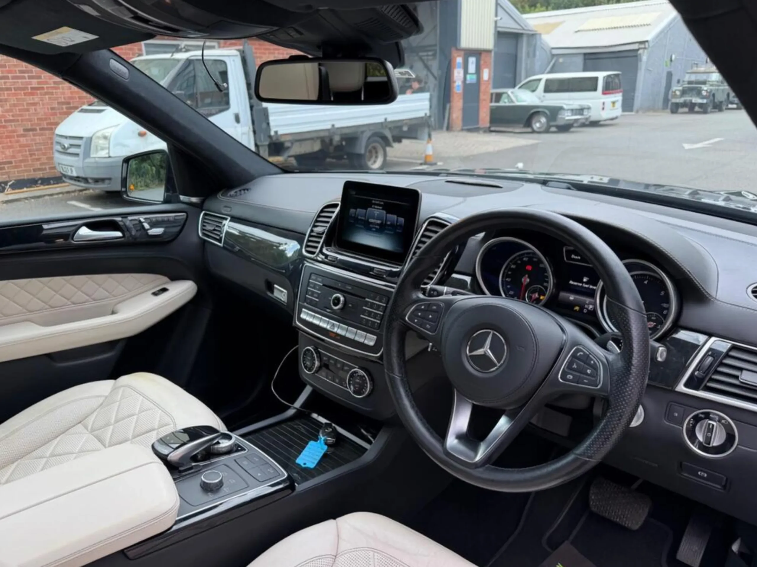 Mercedes-Benz-GLS interior detail