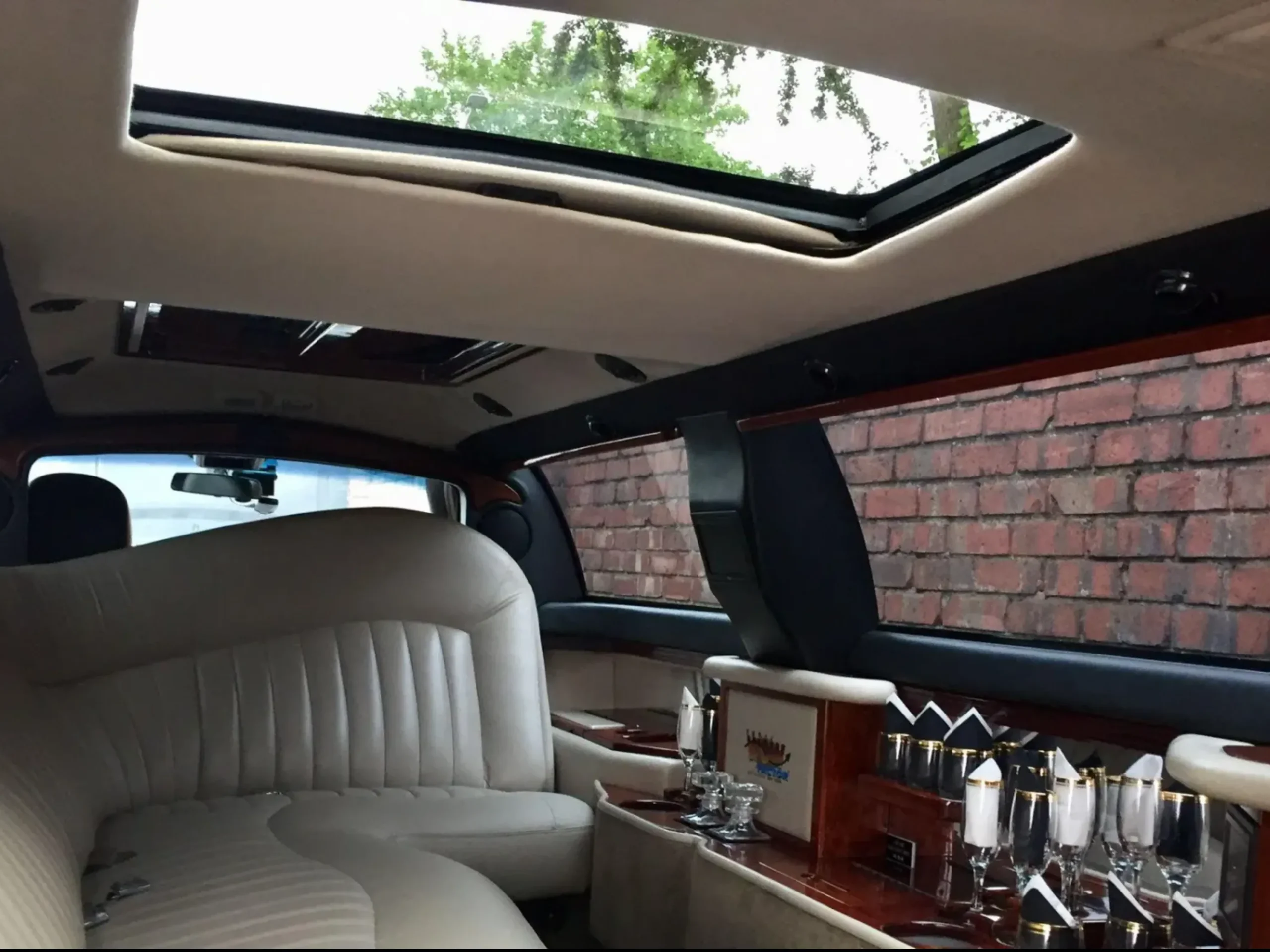 Lincoln Town Car Black interior detail